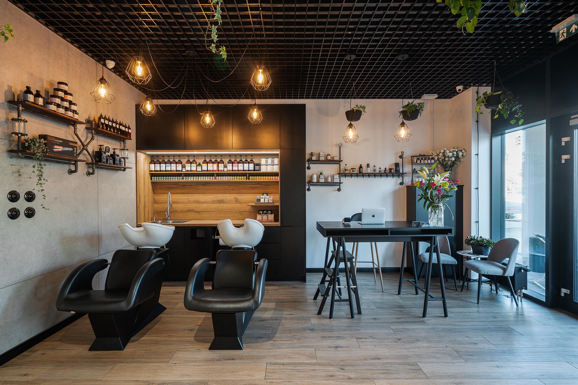 fotografia wnętrz salonu fryzjerskiego w Gdyni (5)